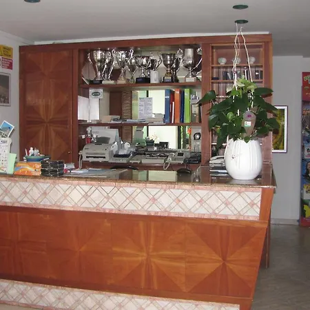Отель Caruso